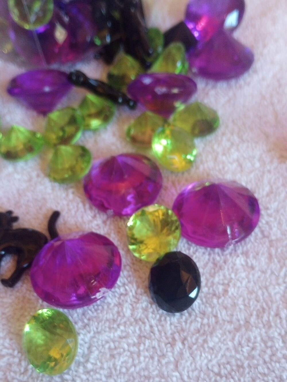 Halloween Gemstone and Cat Accent Mix - Purple, Lime & Black - Picture 4 of 4